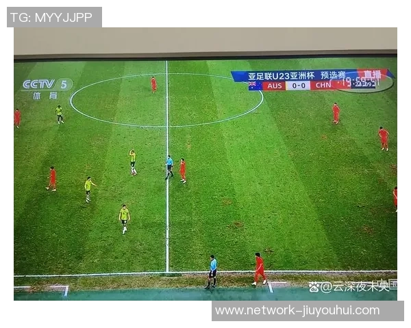 自由足球长传技巧解析助你提升球场表现与战术运用 自由足球长传技巧解析助你提升球场表现与战术运用