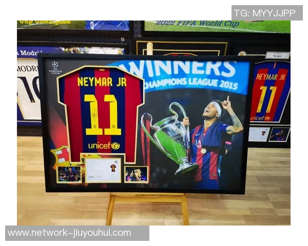 荧光绿足球服的魅力与时尚搭配探讨让你在球场上成为焦点