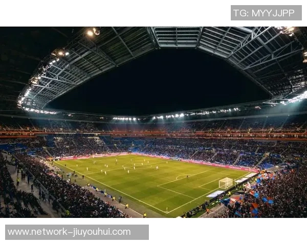 足球场地边线的重要性与影响力解析及其在比赛中的作用探讨